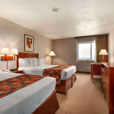Ramada By Wyndham Bismarck Otel Dış mekan fotoğraf