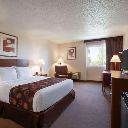 Ramada By Wyndham Bismarck Otel Dış mekan fotoğraf