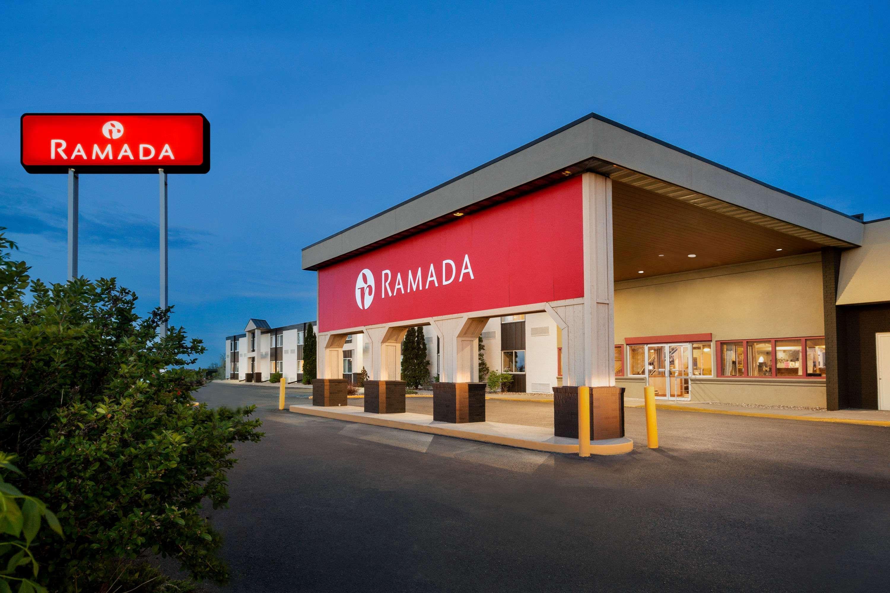 Ramada By Wyndham Bismarck Otel Dış mekan fotoğraf