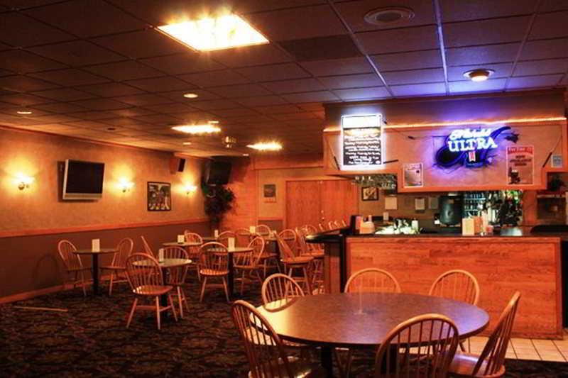 Ramada By Wyndham Bismarck Otel Restoran fotoğraf