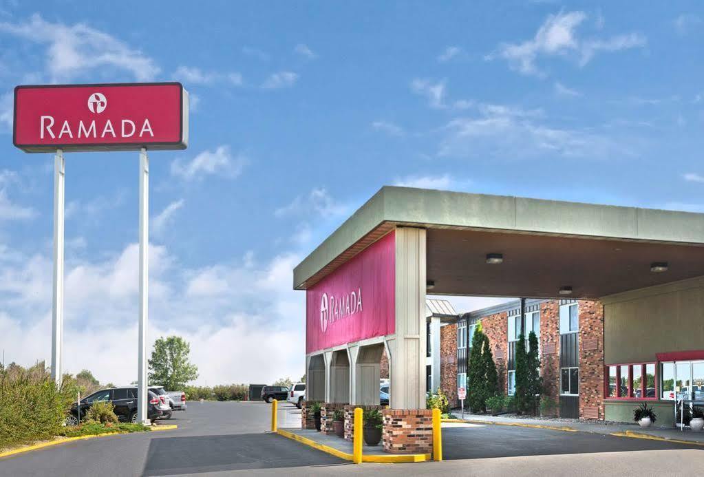 Ramada By Wyndham Bismarck Otel Dış mekan fotoğraf